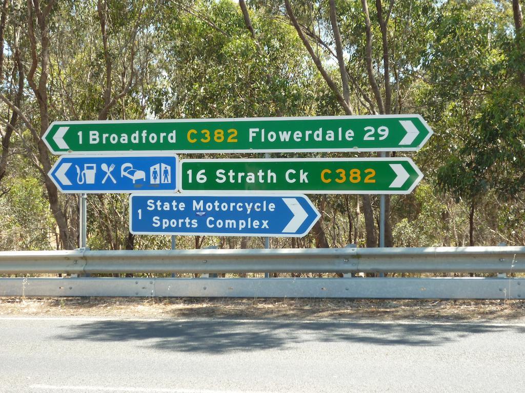 Broadford Sugarloaf Motel Exterior photo