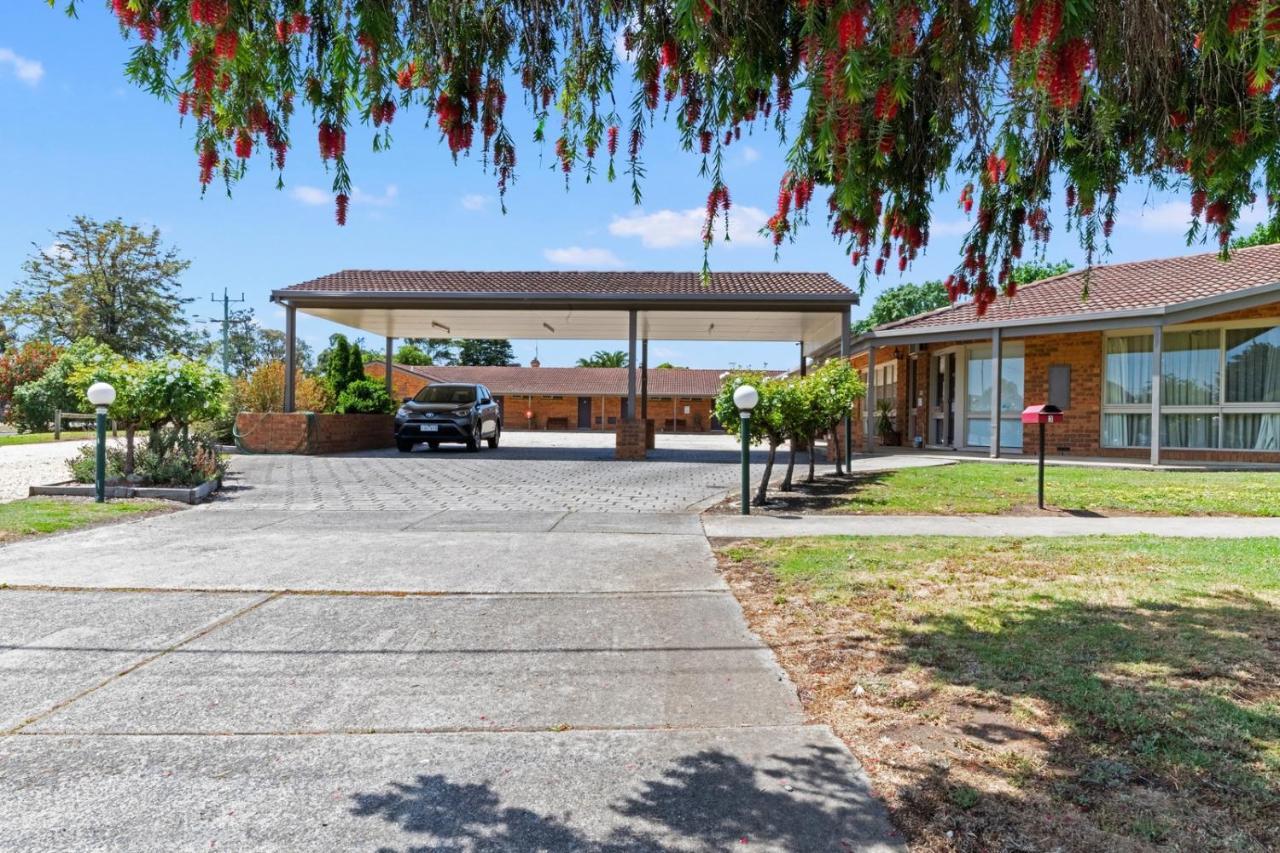 Broadford Sugarloaf Motel Exterior photo